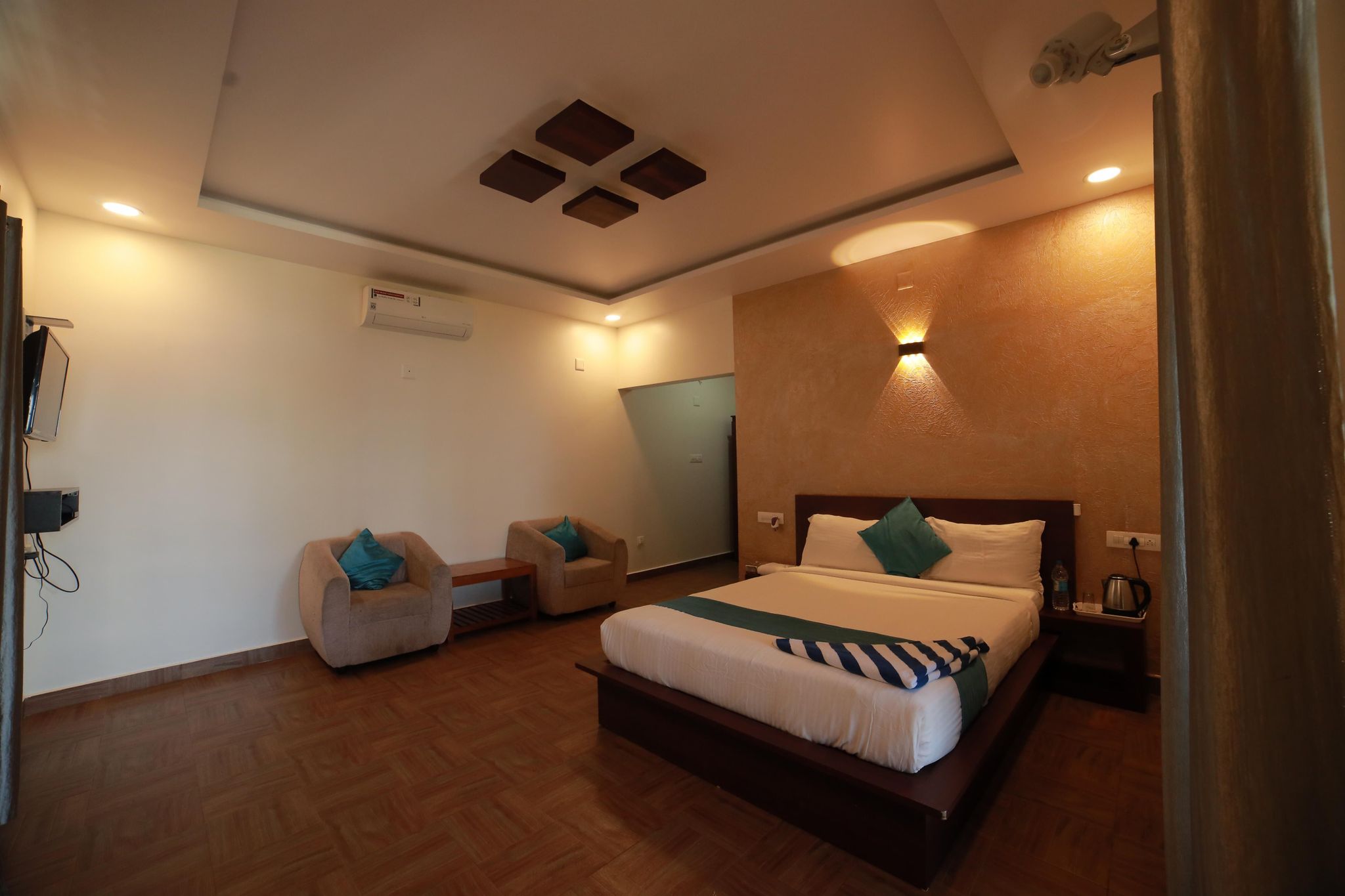 Honeymoon Suite Room