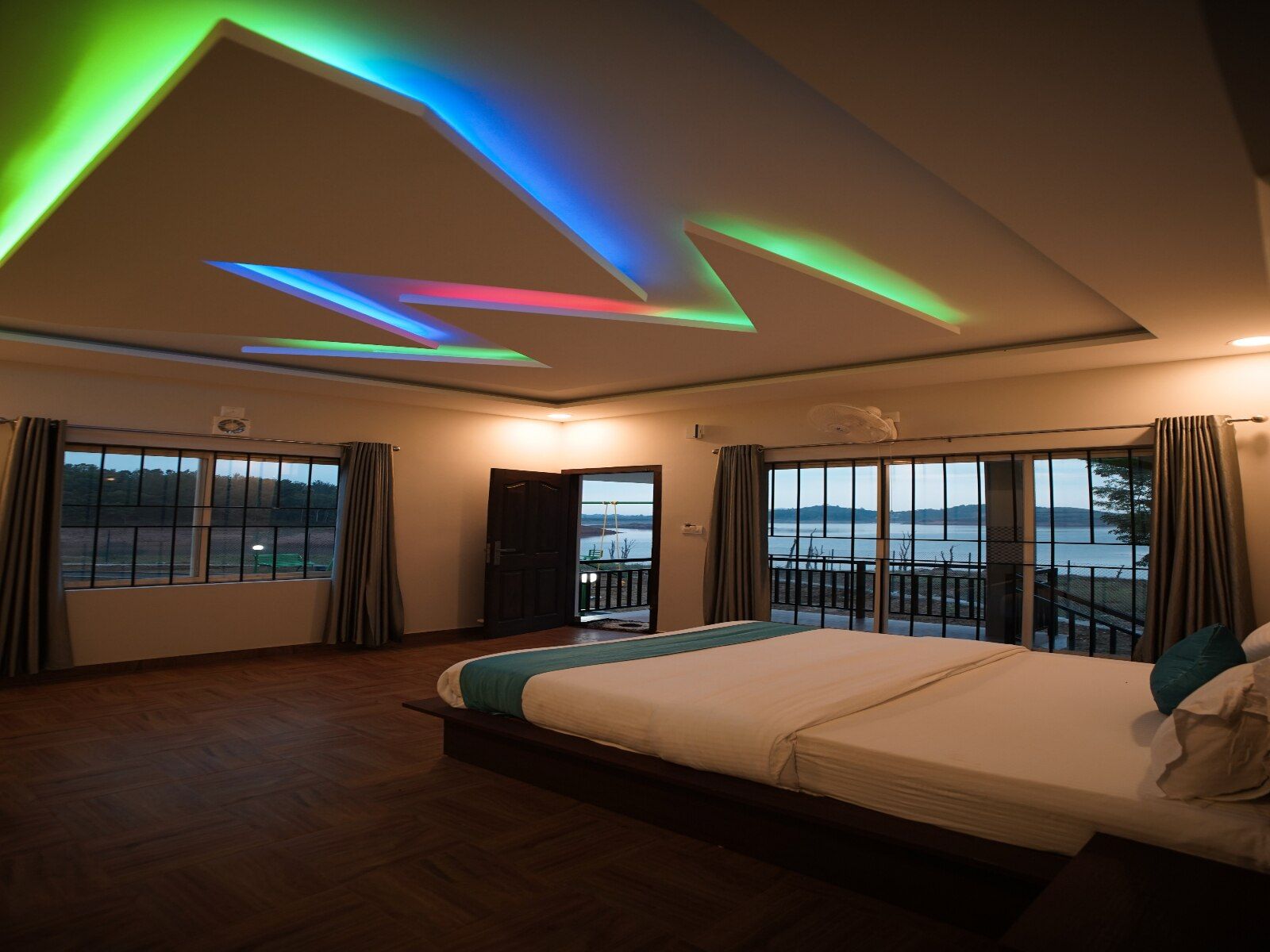 Honeymoon Suite Room