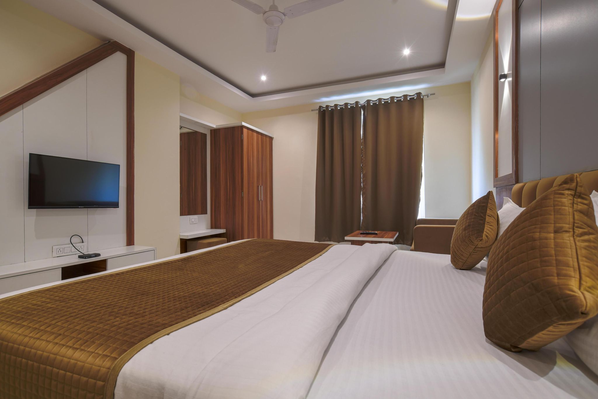 Radhe Krishna Resort Executive Double Room 4