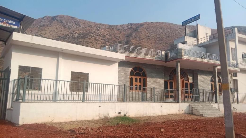 Pushkar Mountain Resort 