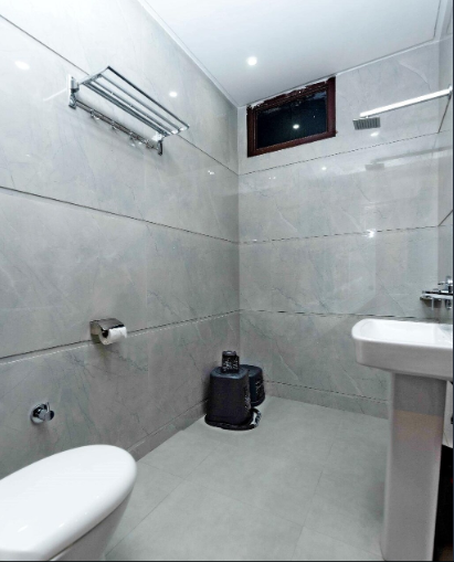  Hotel Luxuria Deluxe Room With High Speed Wi-Fi 5