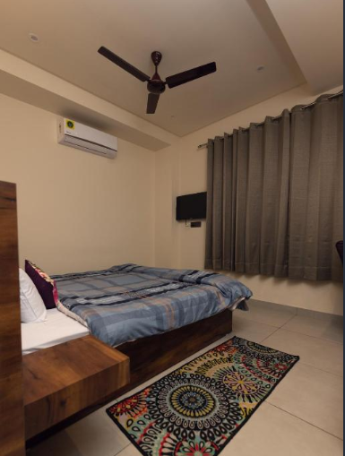  Hotel Luxuria Deluxe Room With High Speed Wi-Fi 3