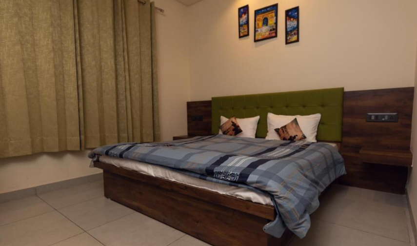  Hotel Luxuria Deluxe Room With High Speed Wi-Fi 2