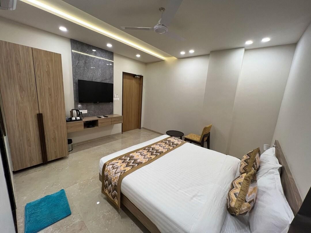 Royal Club Room