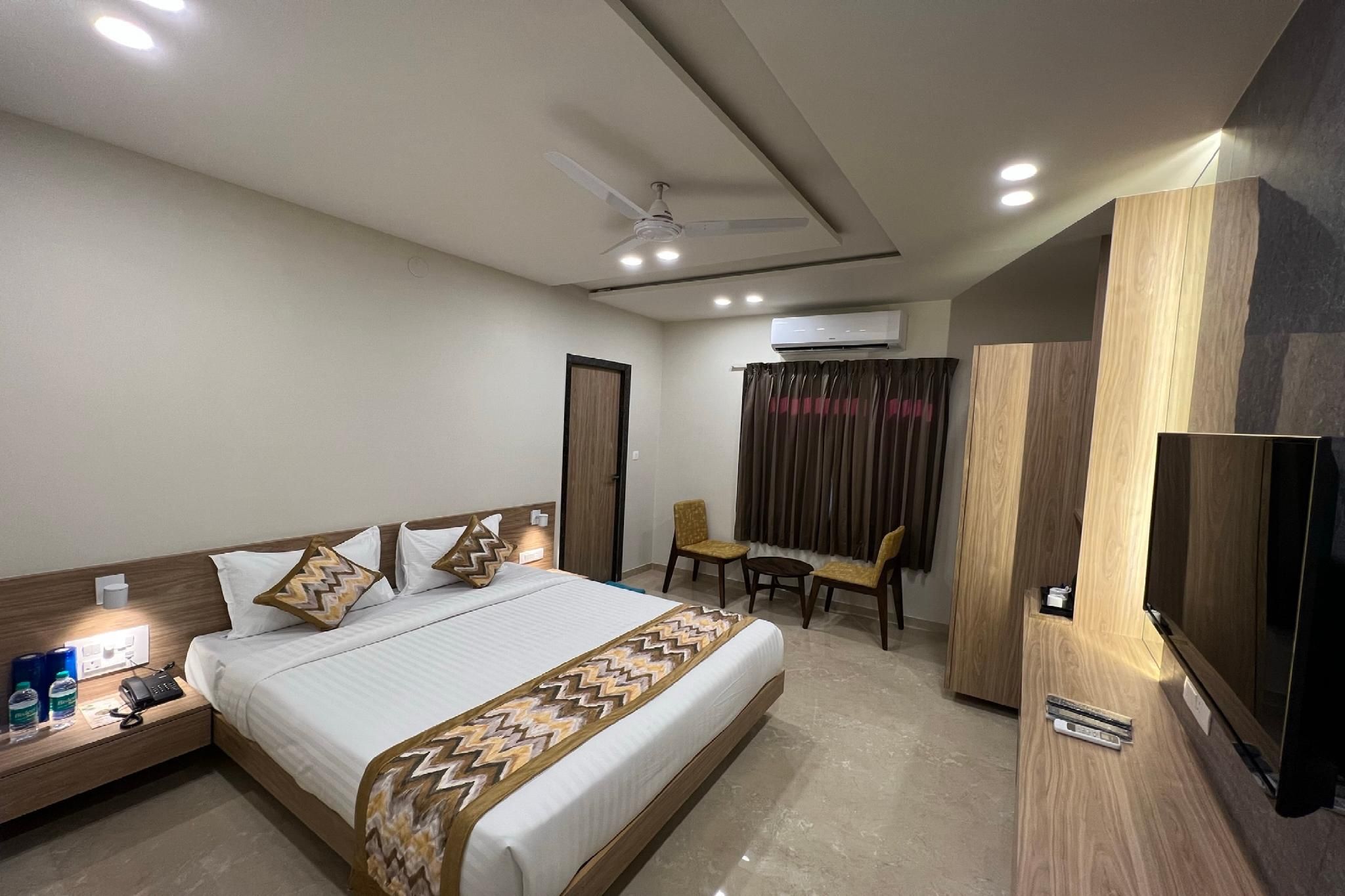Royal Club Room