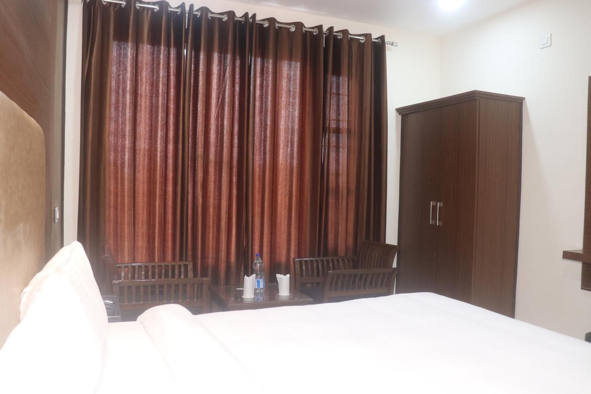 Deluxe Double or Twin