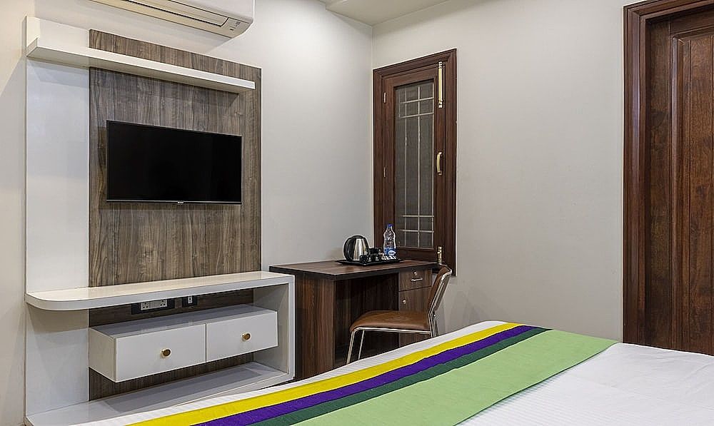 Treebo MVM Residency Double Room 11