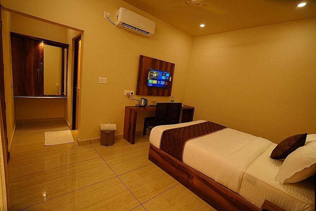 KOTTACKAL NATURE INN Queen room AC 4