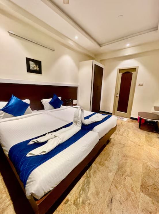 AKG Lodge Deluxe AC Room 2