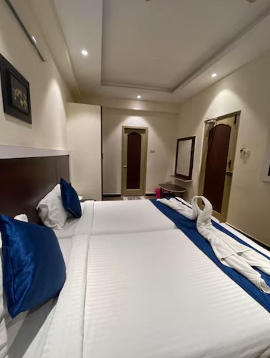 AKG Lodge Deluxe AC Room 3