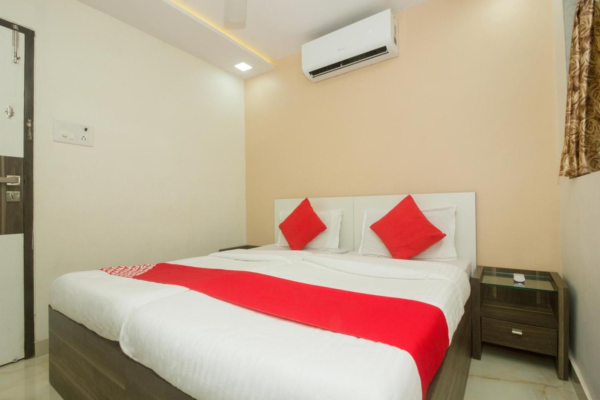 Deluxe Double Bed Room(A,C)