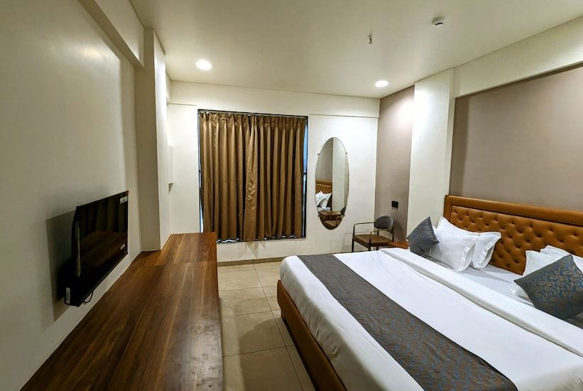 Hotel Majestic By NxtJen Hospitality Executive Room 11