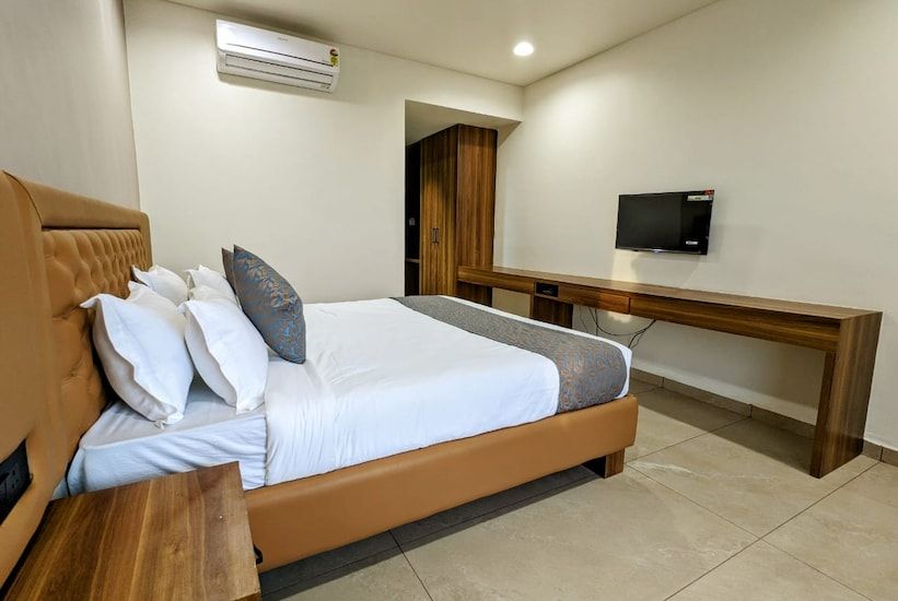 Hotel Majestic By NxtJen Hospitality Executive Room 15