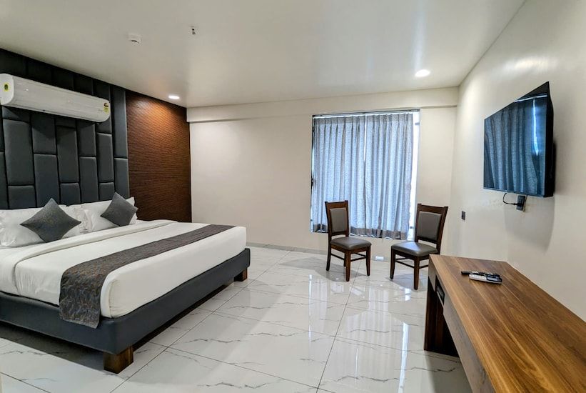 Hotel Majestic By NxtJen Hospitality Executive Room 2