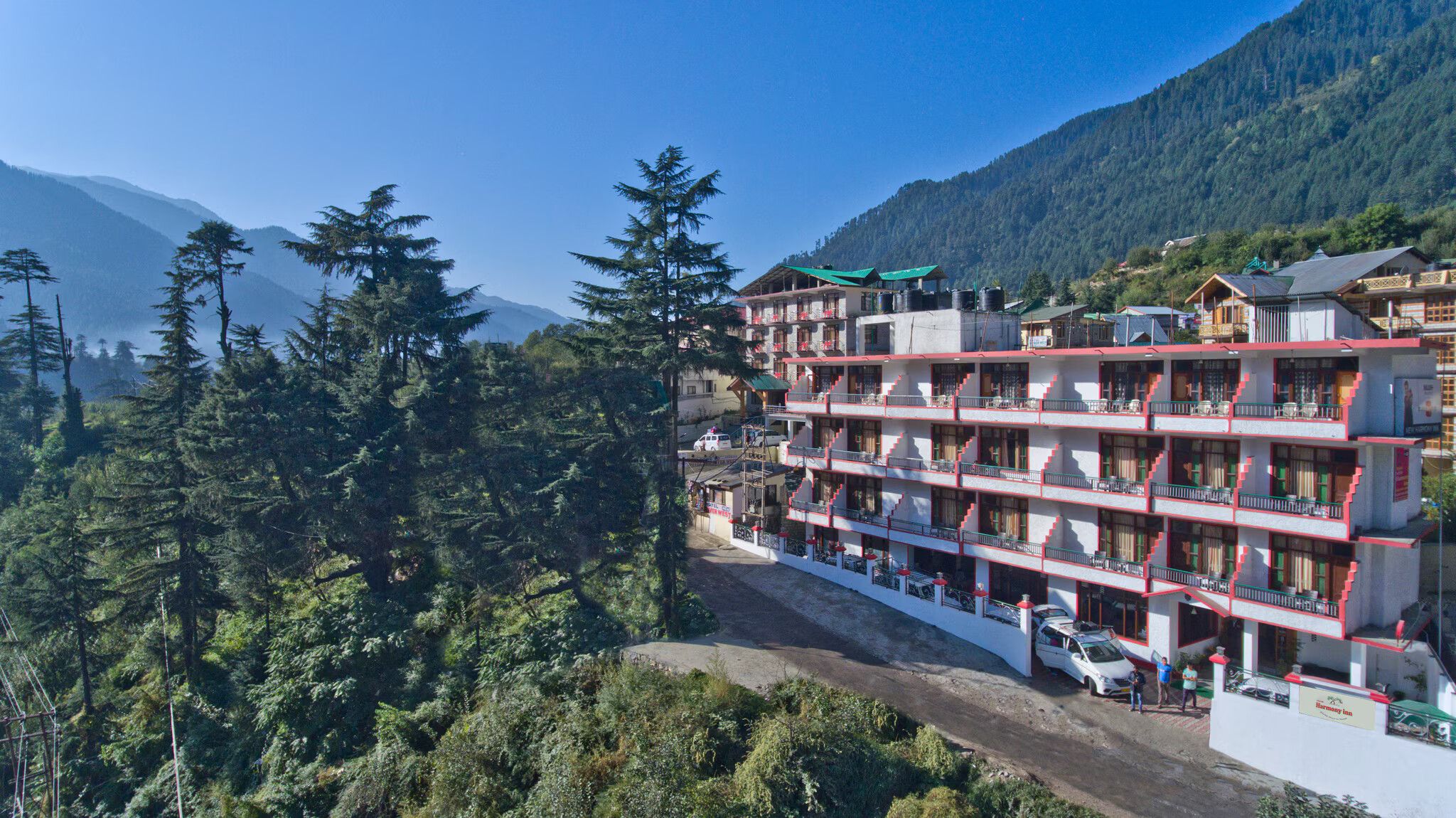 Goroomgo New Harmony Inn Manali