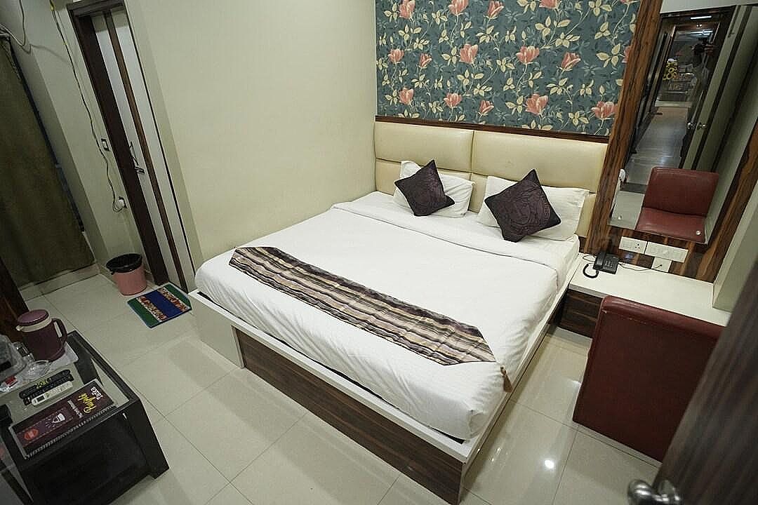 Raj Kamal Best Hotel Near Varanasi Railway Station Economy Room
