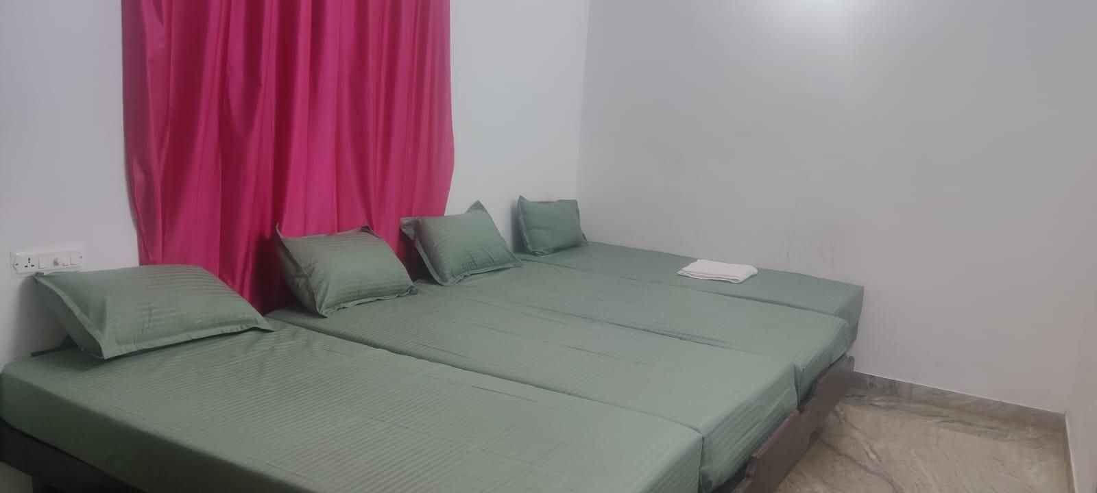 Standard 4 bed family Room