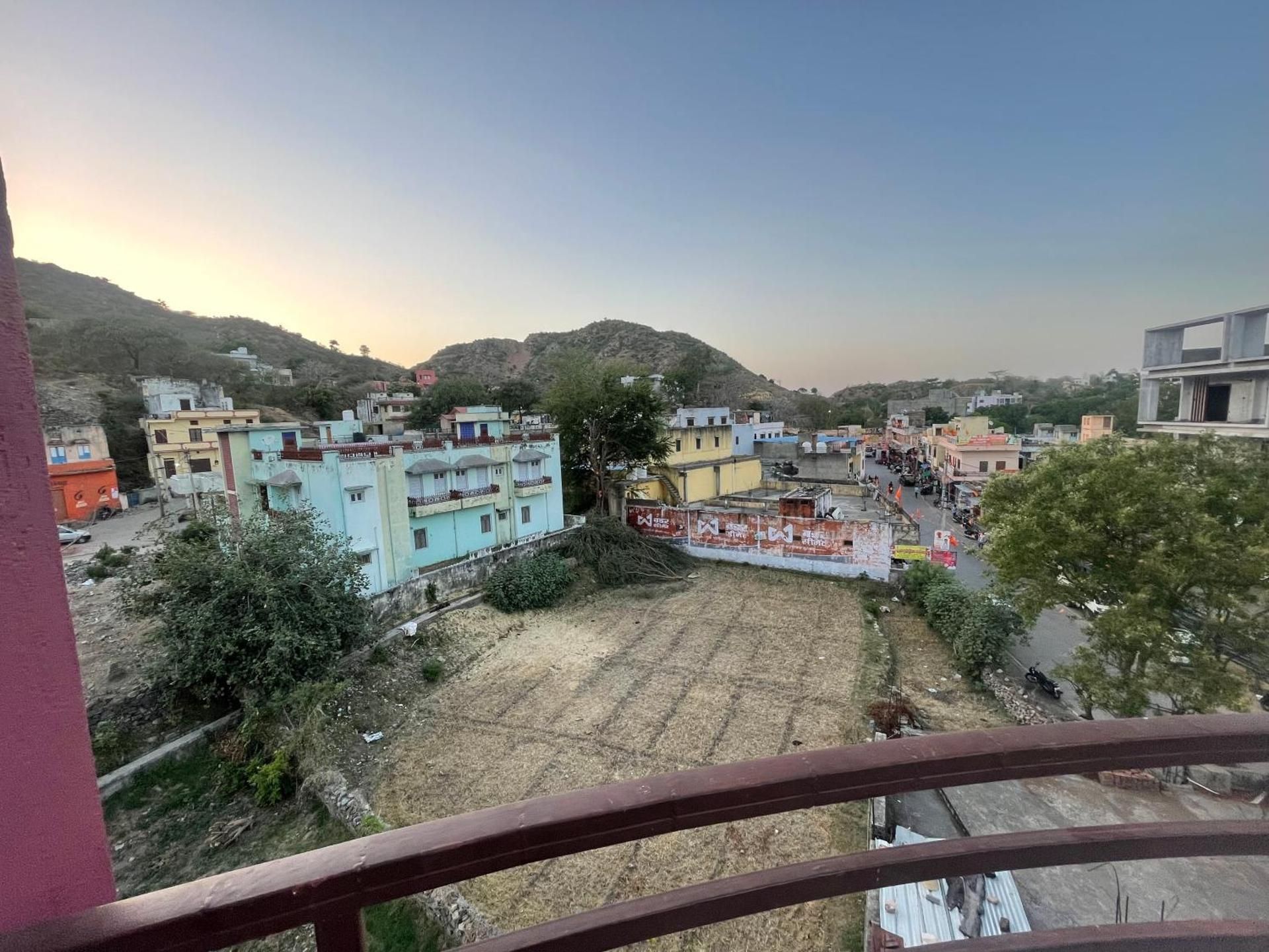 Hotel Raj Palace  Deluxe Room 2
