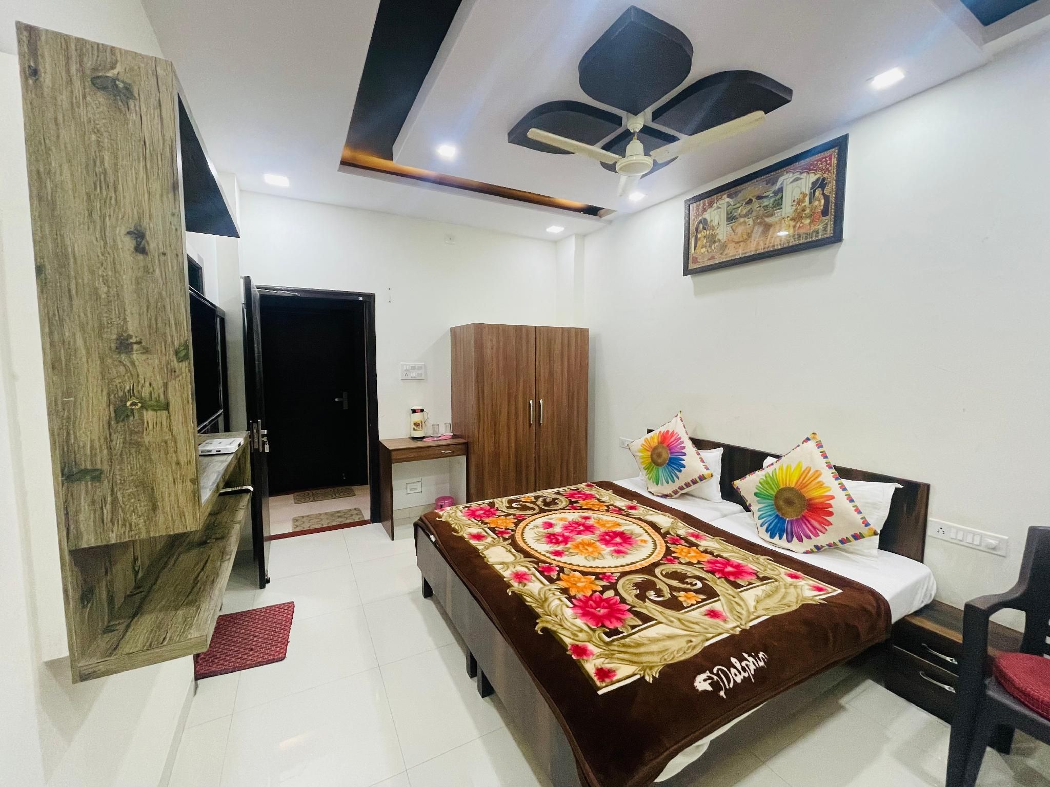 Hotel Raj Palace  Deluxe Room