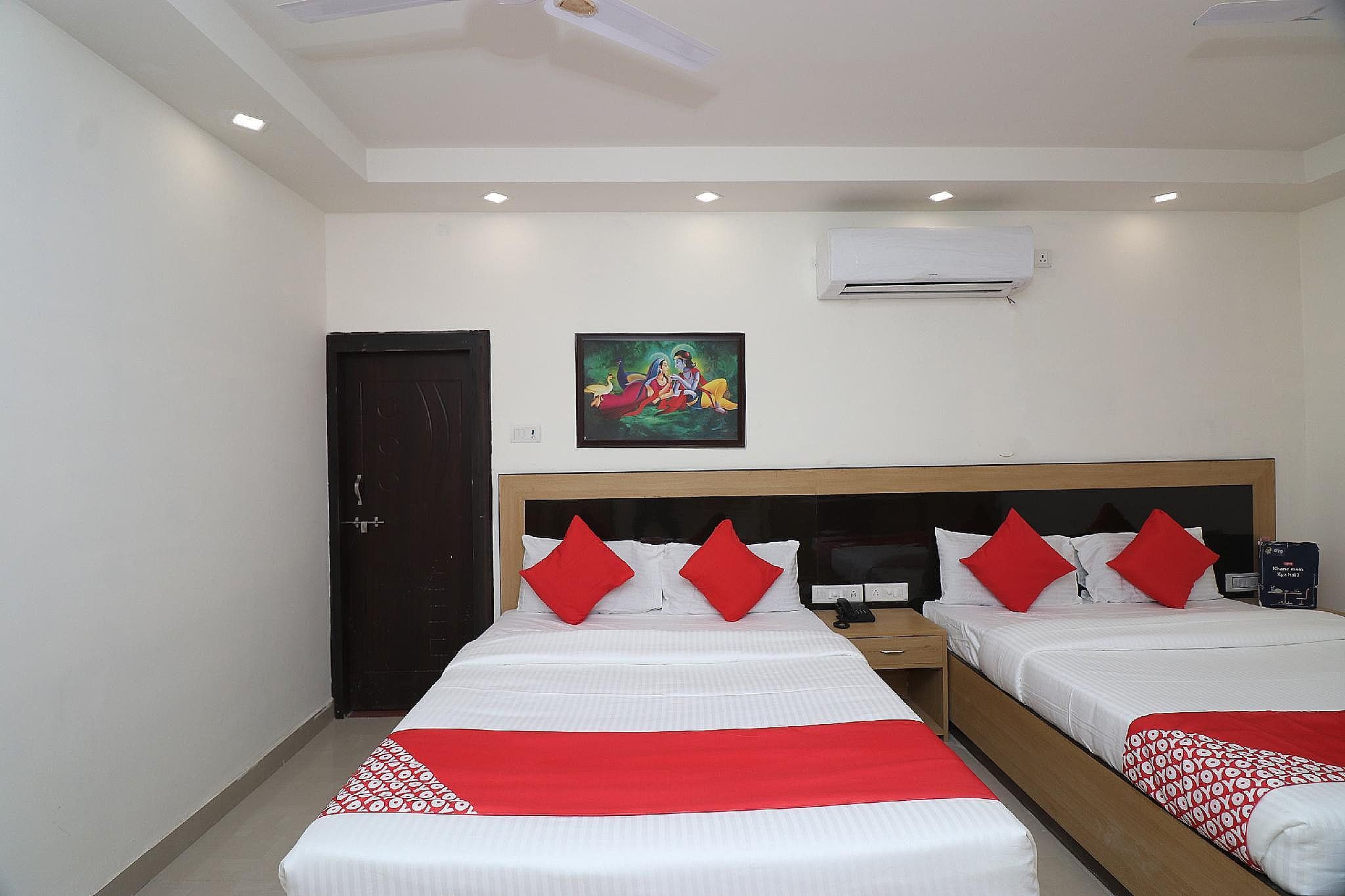 OYO 26772 Hotel Devlali Classic Double or Twin Room - India Citizens Only