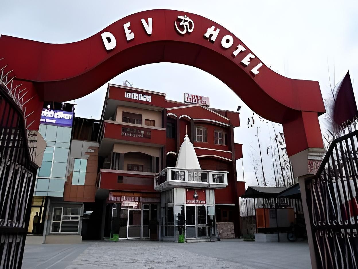 Dev Hotel