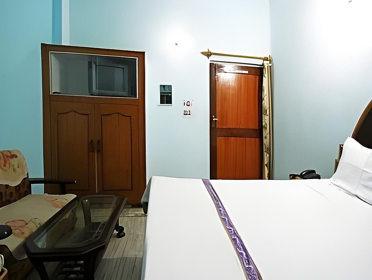 Dev Hotel