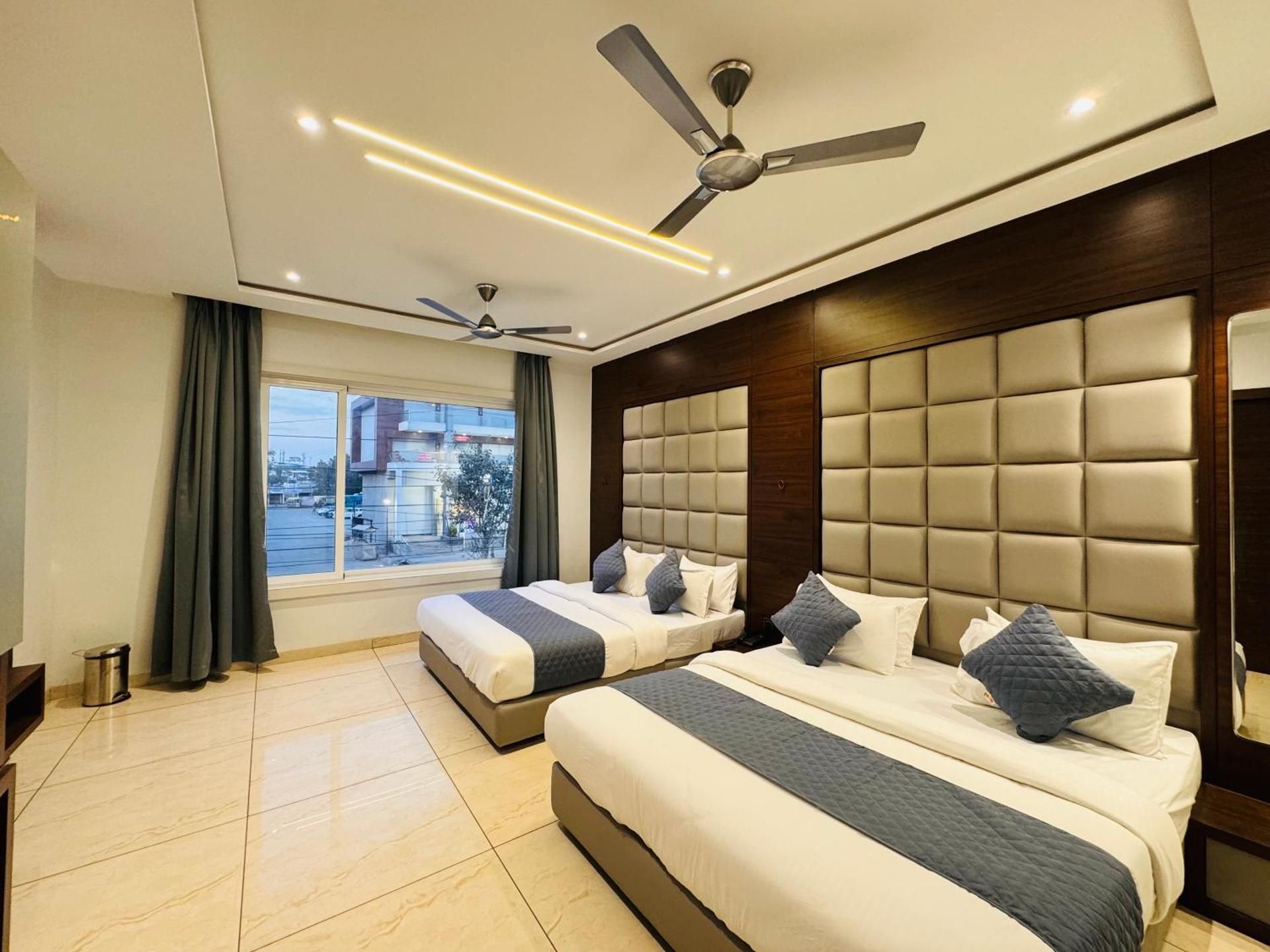 Premium Quadruple Room