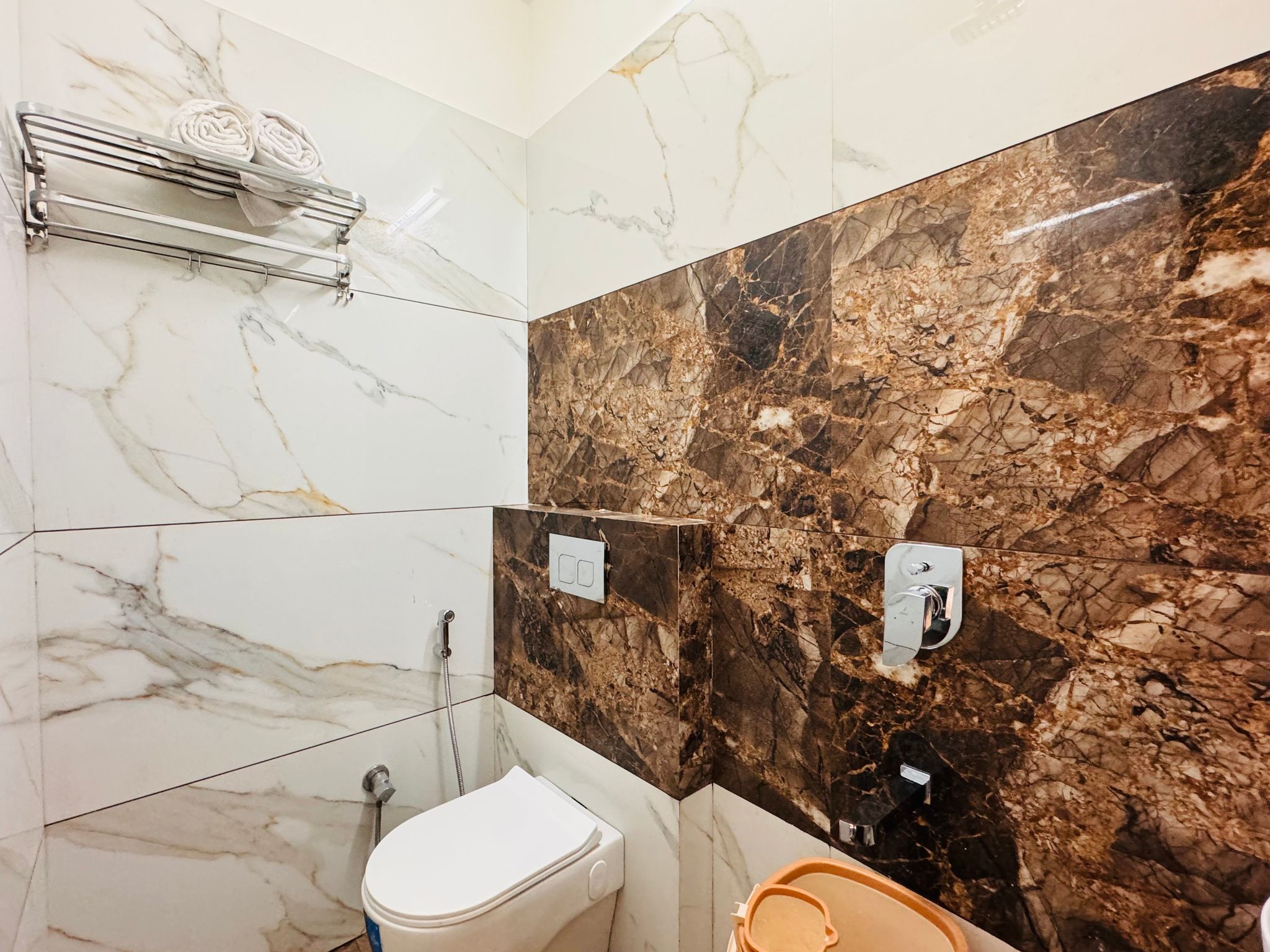 Hotel Rajdev Inn Deluxe Room 8