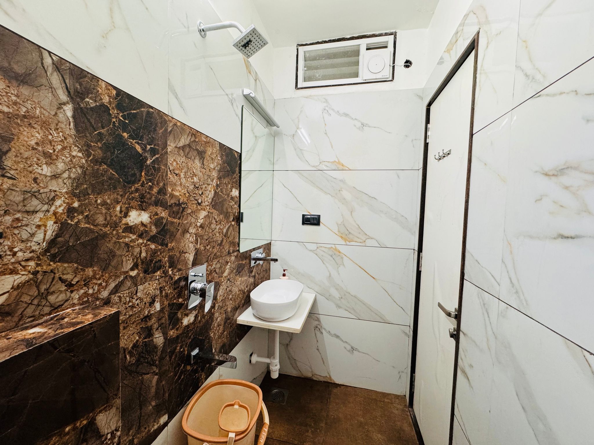 Hotel Rajdev Inn Deluxe Room 10