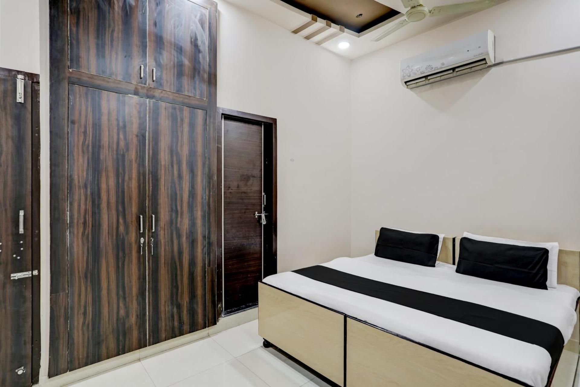 Collection O Hotel Dev S Villa
