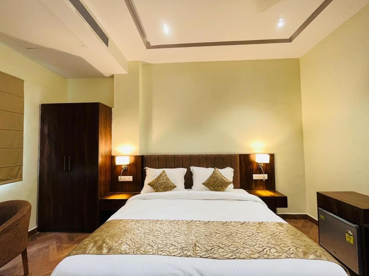 Hotel Ekas Standard Room 24 Hrs Checkin 2