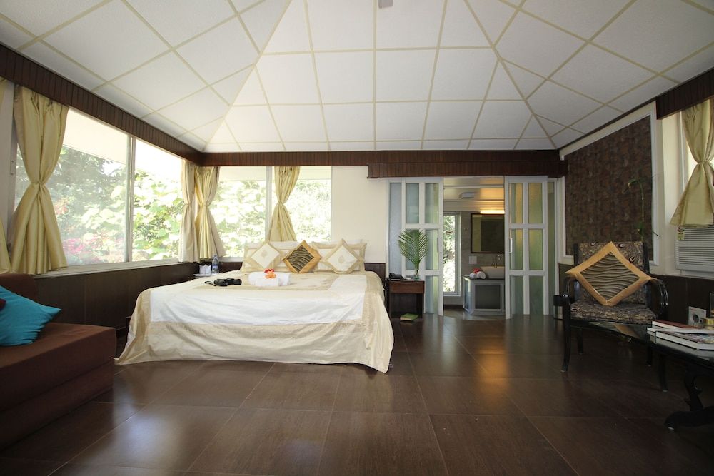 Village Machaan Resort Deluxe Cottage