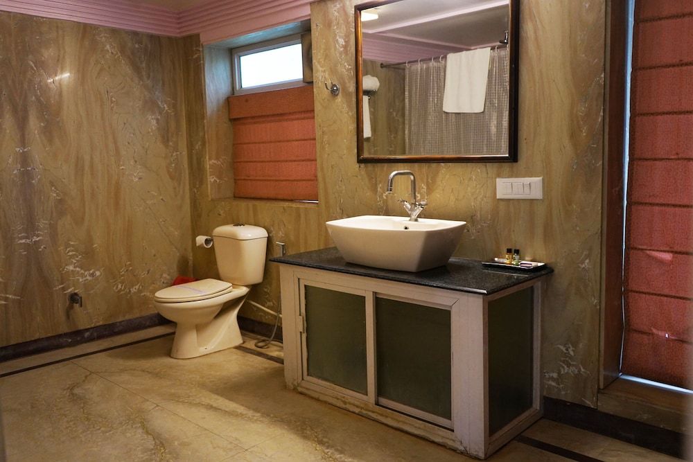 Village Machaan Resort Deluxe Cottage 5