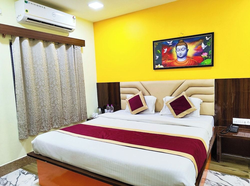 Coral Suites Puri Standard Double Room, Air conditioning, City View 3