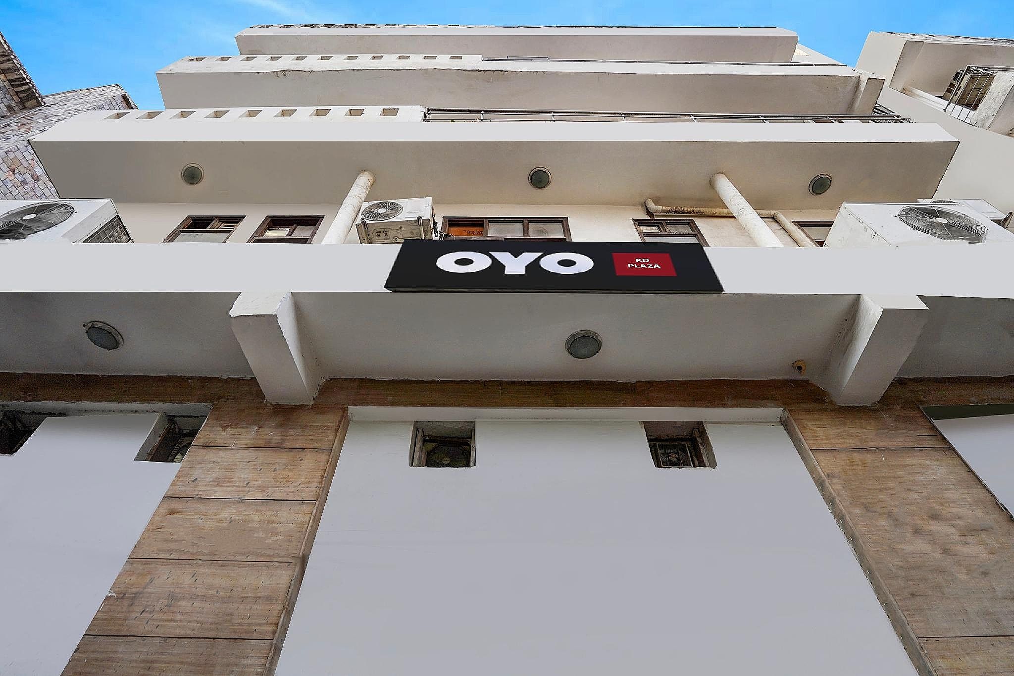 OYO Silver Key KD plaza Near Saket Metro station
