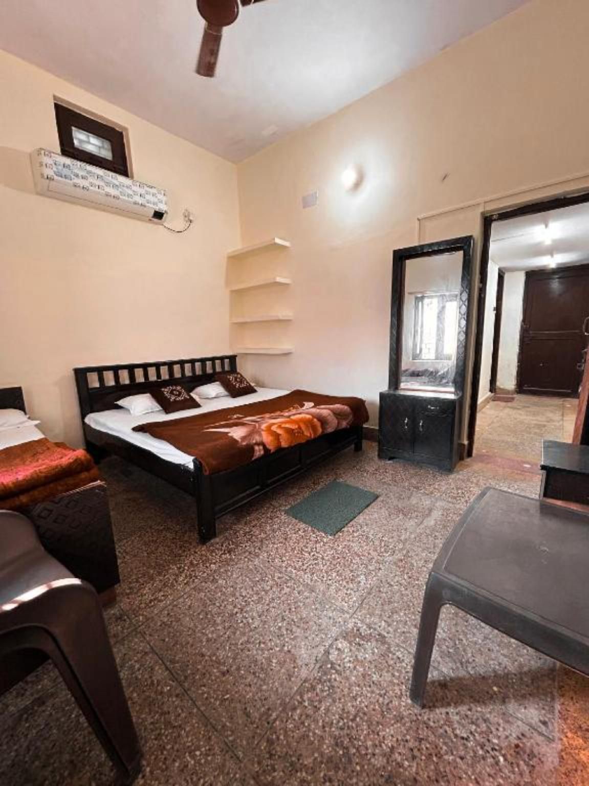 Deluxe Air Conditioning Room 