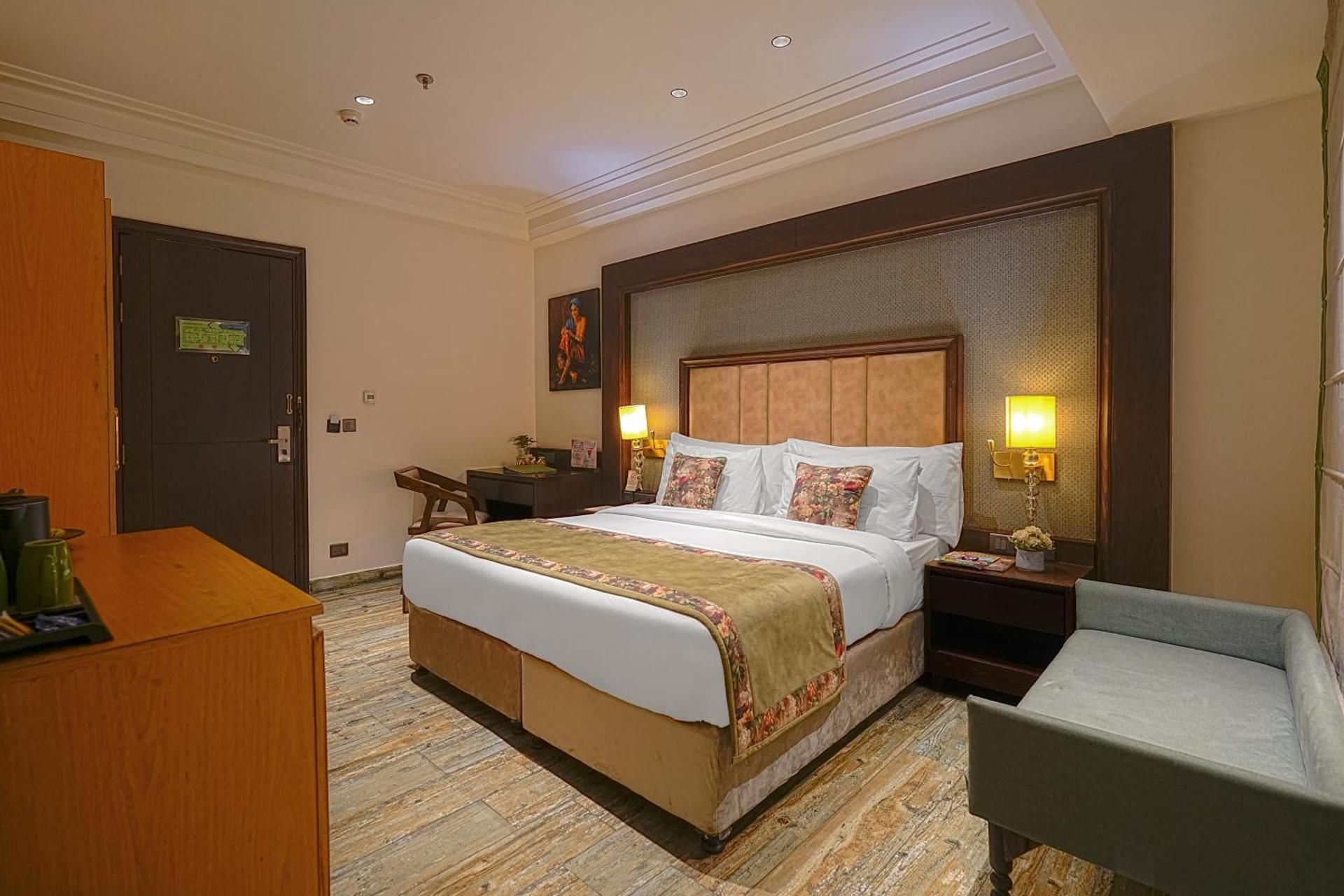 BluSalz Residence Amritsar Deluxe Room 12