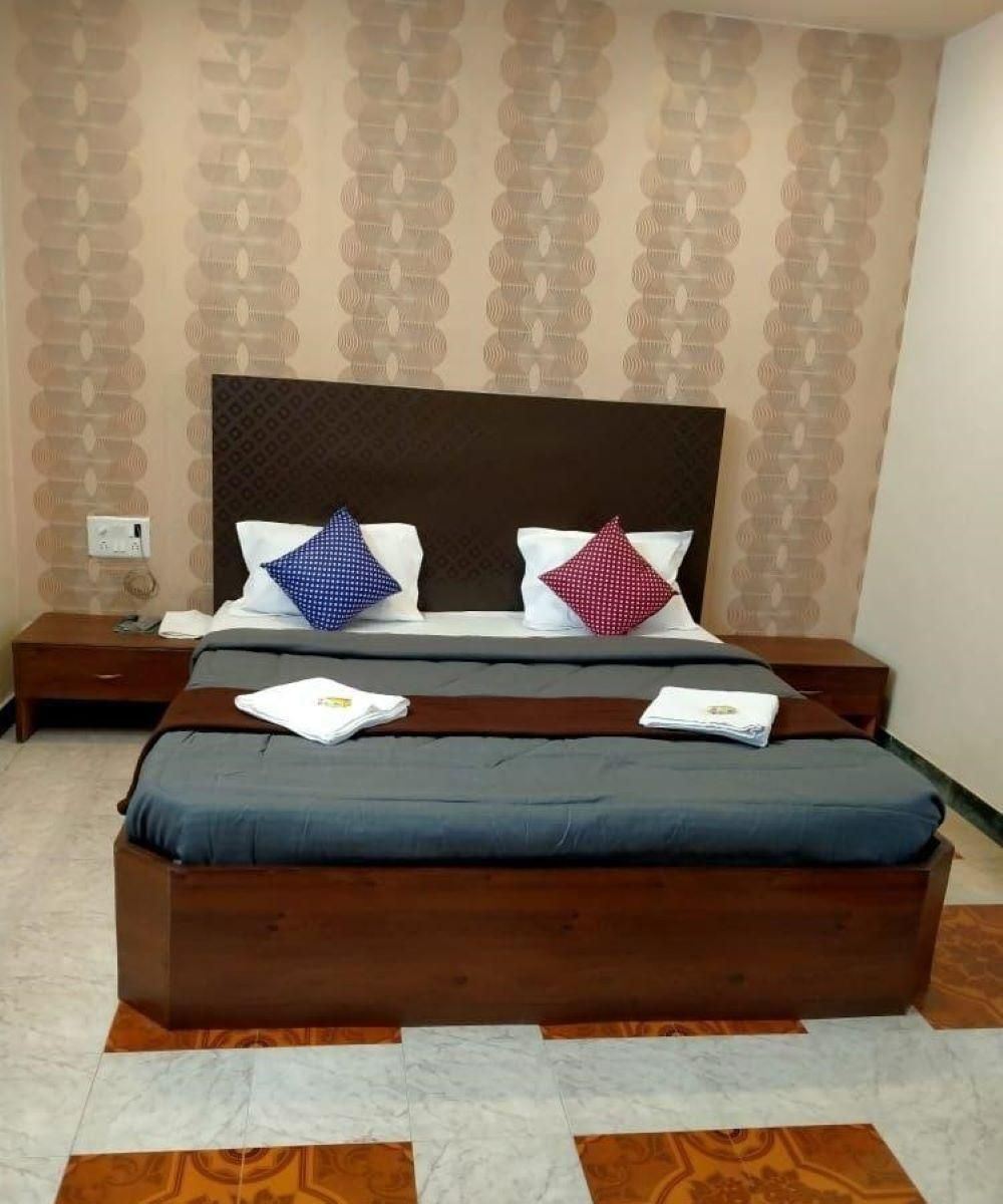 Deluxe Room with Air Conditioning