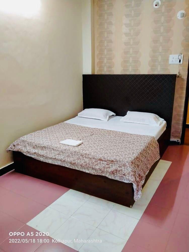 Deluxe Room with Air Conditioning