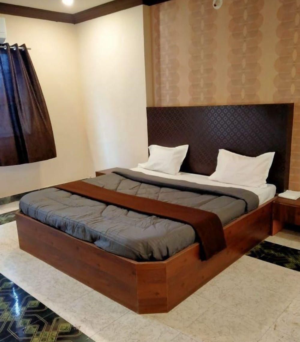 Deluxe Room with Air Conditioning