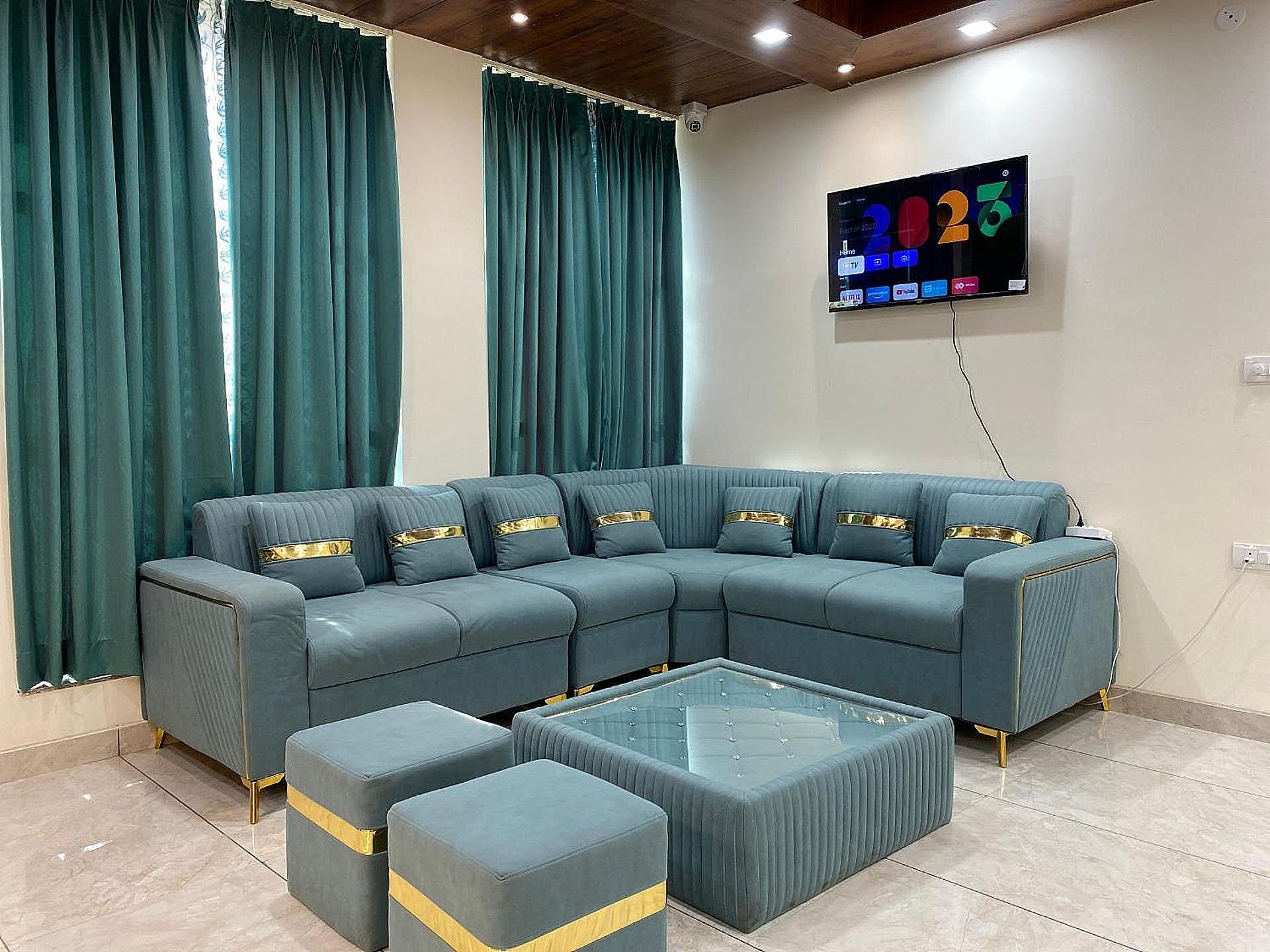 Shared lounge/TV area