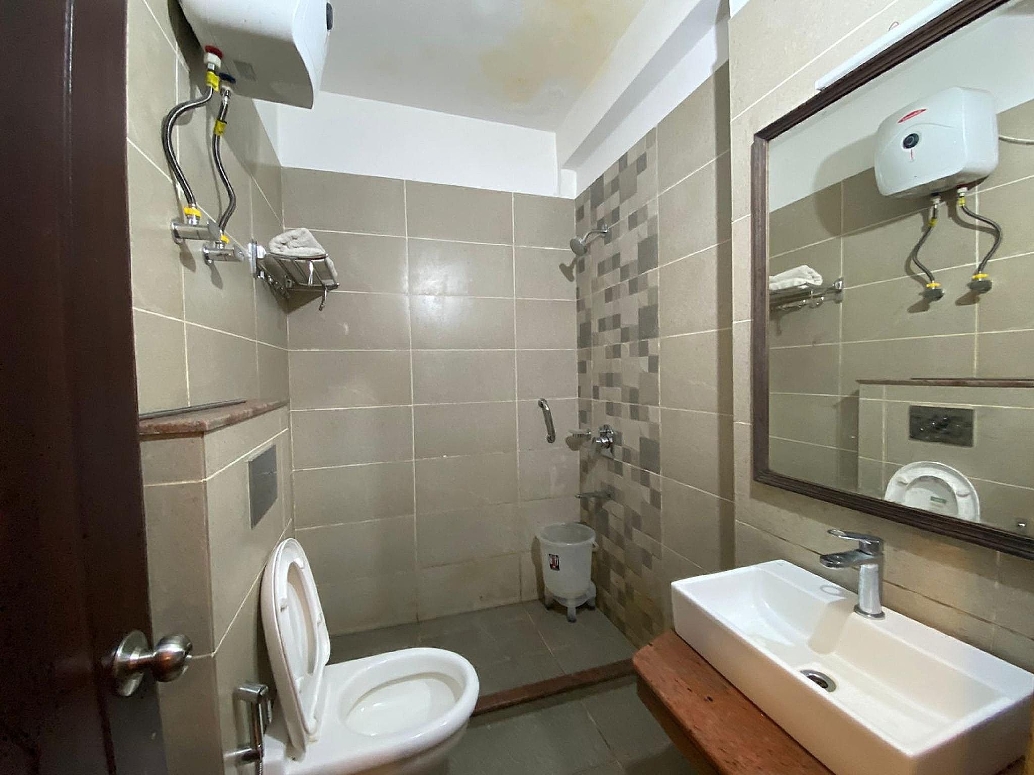 Deluxe Double Room 2