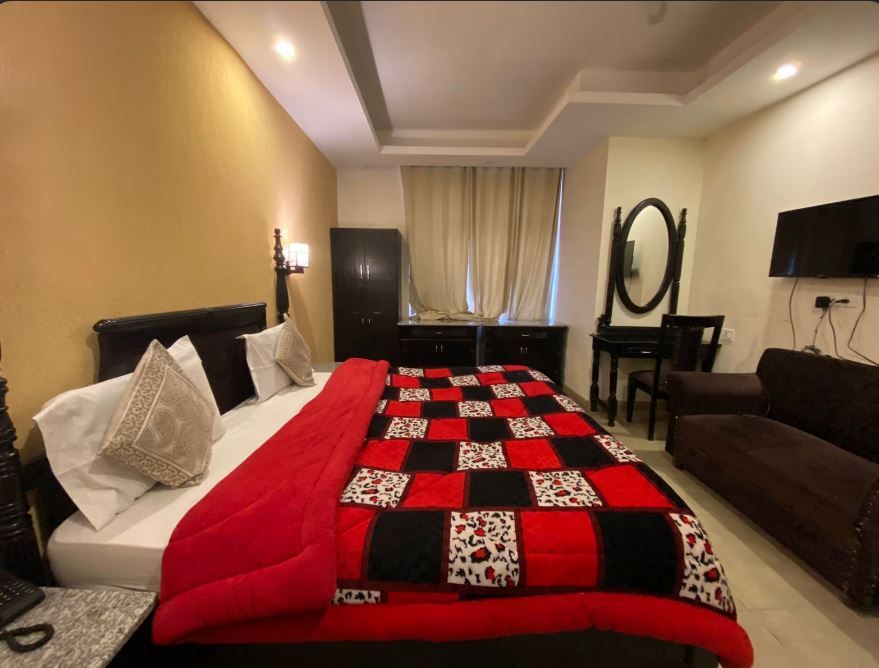 Deluxe Double Room 2