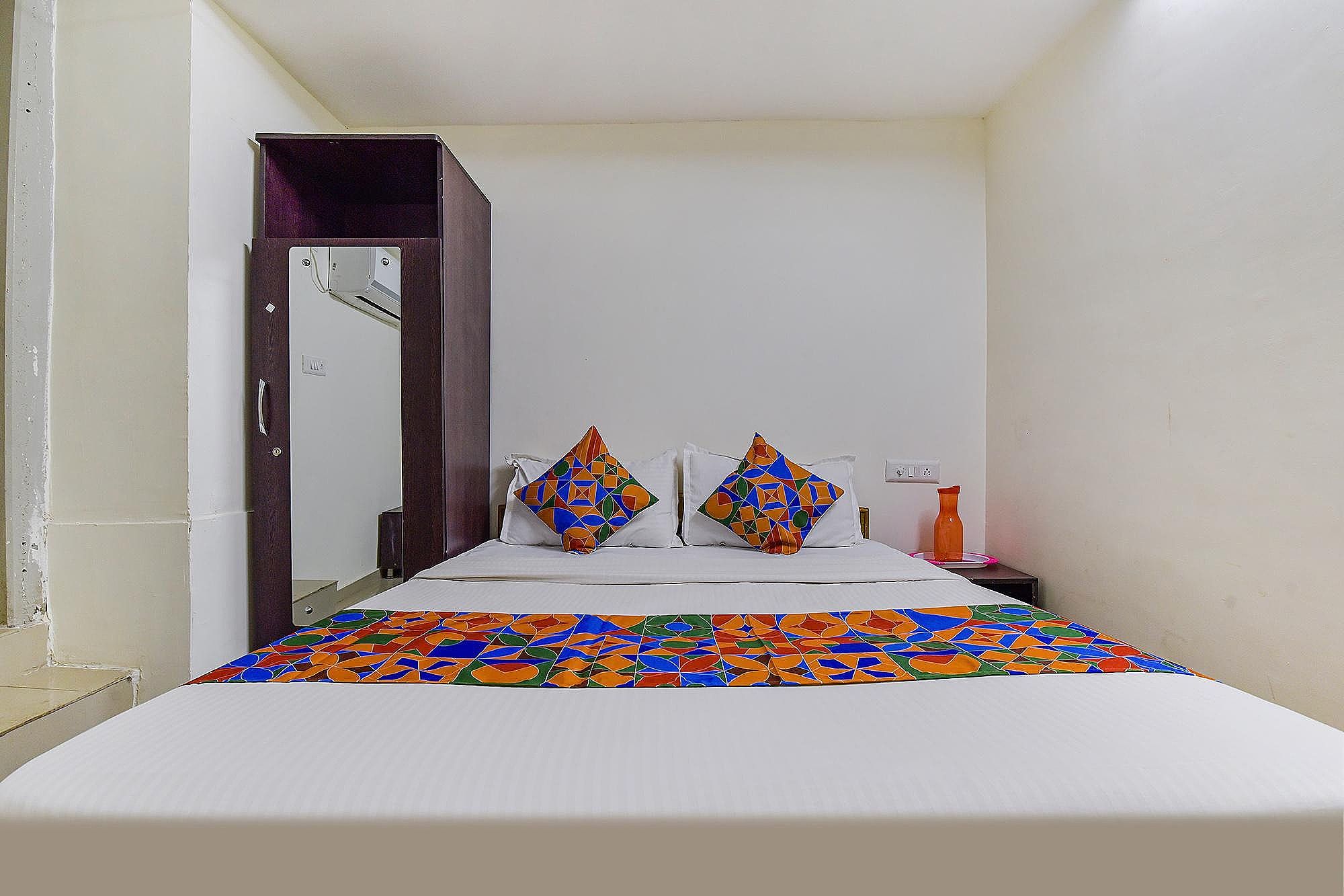 Fabexpress Himalaya Inn Deluxe Room 3