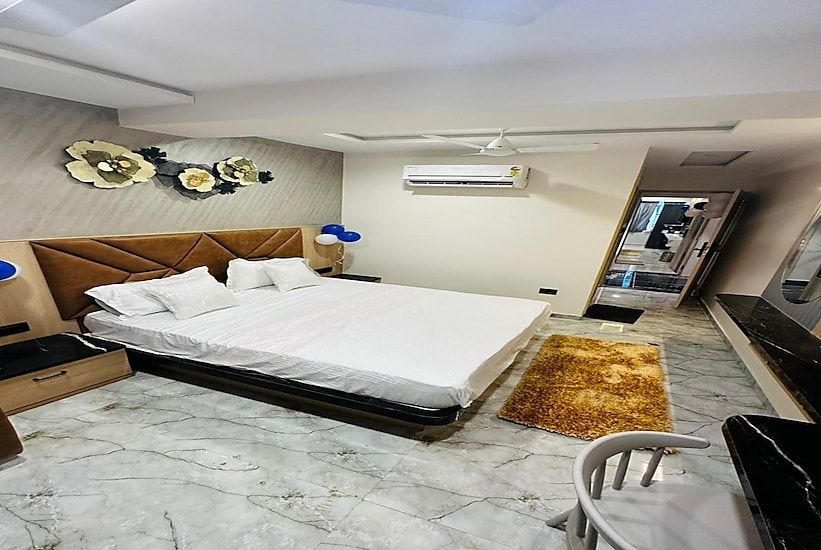 Hotel Marigold Naroda Deluxe Room 2