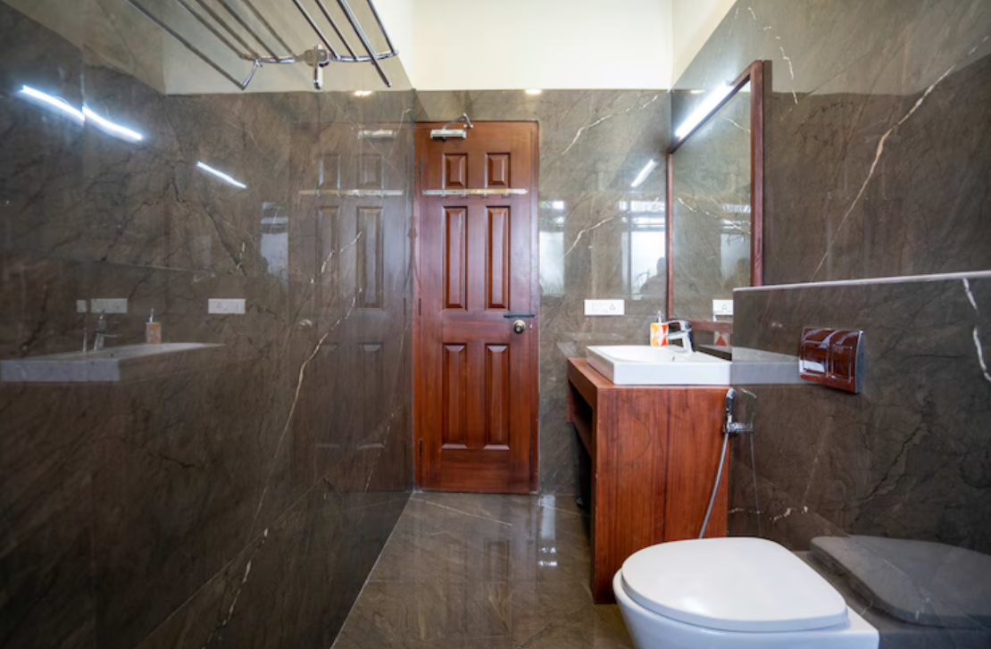 Heavens Gate Holidays Deluxe Room With Covered Balcony 2