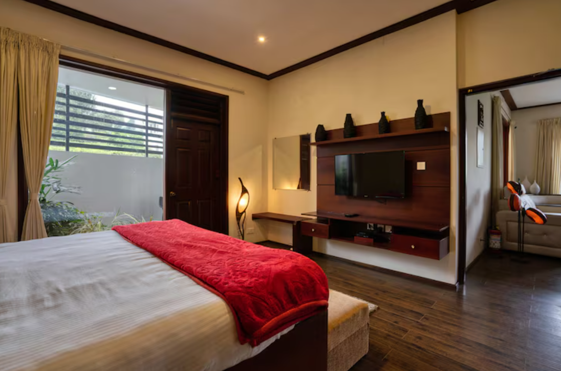 Deluxe Room with Balcony