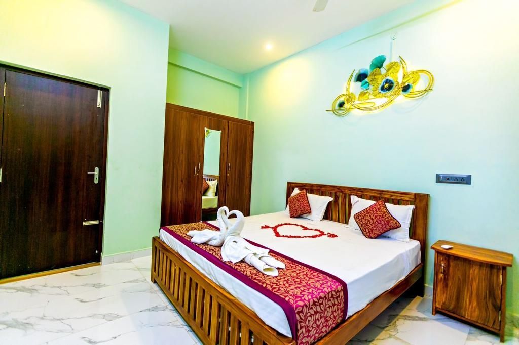 1 BHK Super Deluxe King Suite with Living Room
