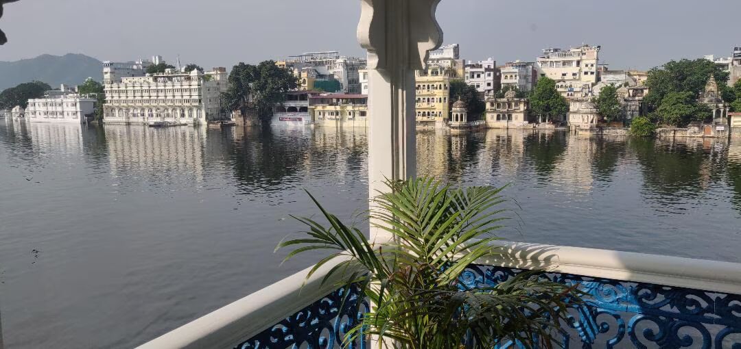 Jheel Hotel & Restaurant