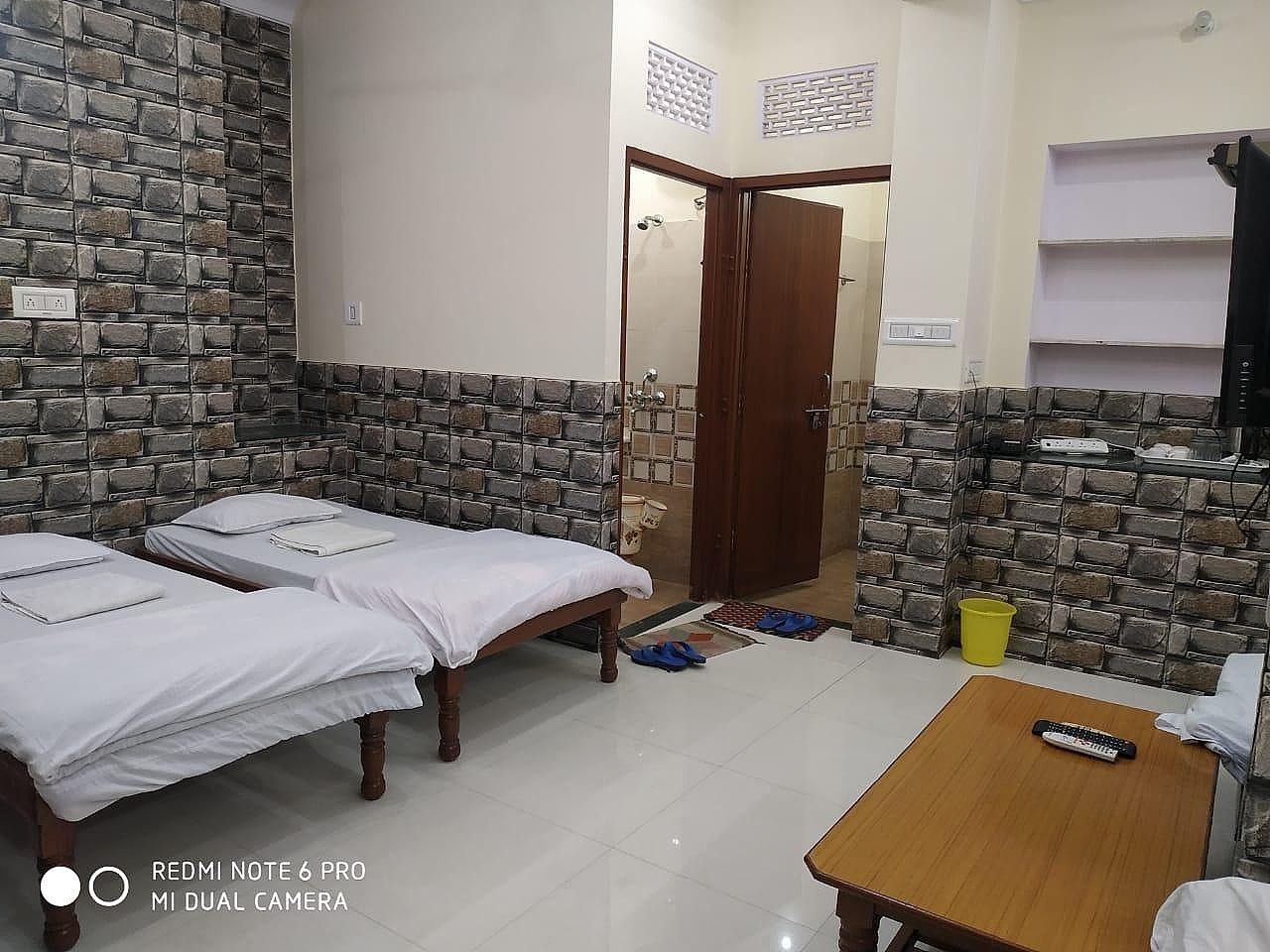Boby Home Stay ( Boby Mansion ) Deluxe Double Room 6